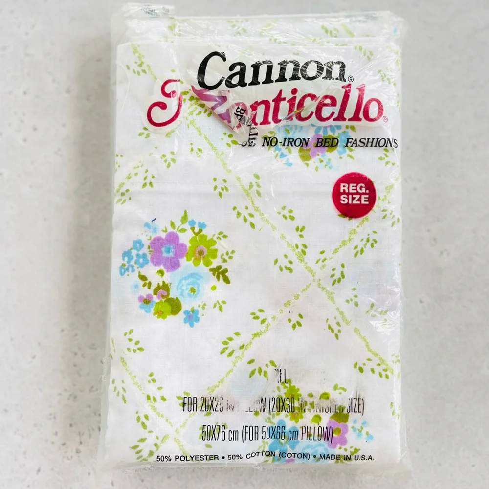 NOS Vintage Cannon Monticello Colorful Floral 2 Pillowcases No Iron Standard